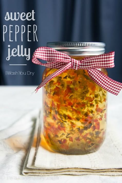 Sweet Pepper Jelly - perfect topping for a soft cheese (like brie or cream cheese) and then spread on crackers… super addictive!! Sweet Pepper Jelly, Pepper Jelly Recipes, Hot Pepper Jelly, Canning Jam, Sweet Pepper, Pepper Jelly, Jam And Jelly, Jelly Recipes, Sriracha Sauce