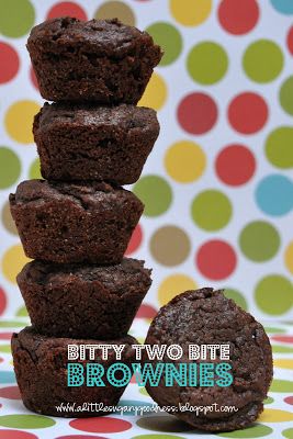 Mini Brownie Cupcakes, 2 Bite Brownies, Two Bite Brownies, Mini Brownie Bites, Brownie Bites Recipe, Mini Brownies, Bake Sale Recipes, Muffin Tin Recipes, Brownie Bites