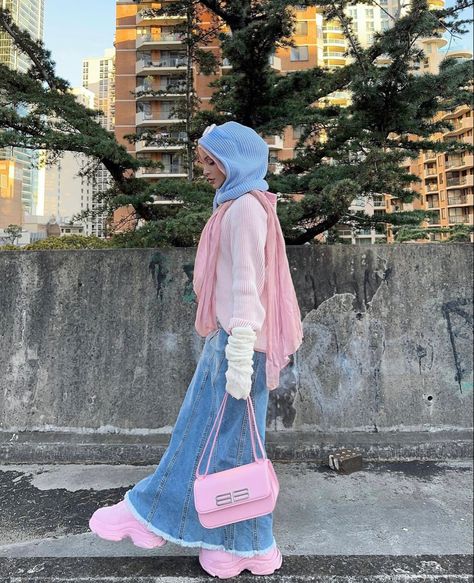 Kawaii Hijab Outfit, Blue Outfit Hijab, Hijab Fashion Inspiration Casual, Pink Hijab Outfit, Cute Hijabi Outfits, Muslim Girl Outfits, Blue Hijab, Hijabi Styles, Pink Hijab