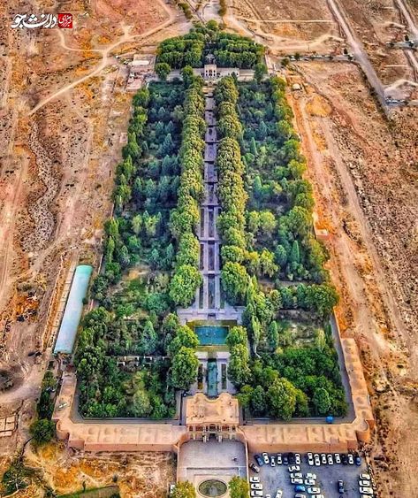 Historical Iranian sites and people: Shazdeh Garden Quba Mosque, Castle Floor Plan, Castle Project, Iranian Architecture, Persian Garden, Persian Architecture, Small House Design Plans, Desert Oasis, Unique Architecture