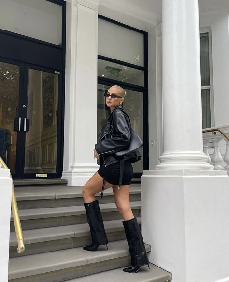 Givenchy Shark Lock Boots Outfit, Business Casual Outfits Boots, Lock Boots Outfit, Shark Lock Boots Outfit, Boots Outfit Classy, Givenchy Shark Boots Outfit, Givenchy Boots Outfit, Kitten Heel Boots Outfit, Fold Over Boots Outfit