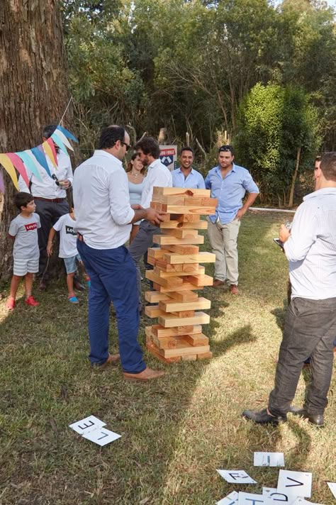 Ideas Para Restaurantes Al Aire Libre, Garden Party Games, Kids Outdoor Playground, Wedding Party Games, Picnic Games, Hollywood Party Theme, Ideas Bodas, Carnival Themed Party, Lounge Party