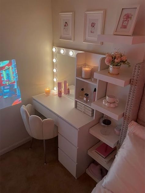 Small Room Inspo, Aesthetic Vanity, Vanity Aesthetic, Cheerleading Pyramids, Vanity Set Up, Vanity Inspo, Comfortable Bedroom Decor, Dream Vanity, Pinterest Room