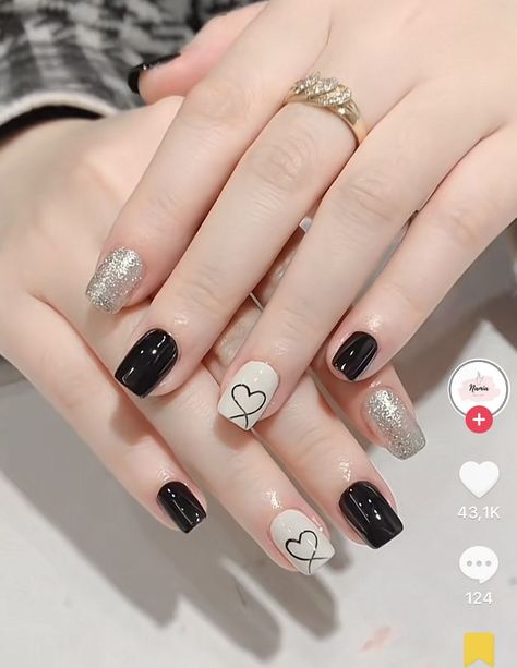 Really Cute Nails Short, Short Fake Nail Designs, Nail Đon Gian, Nail Tay Cute, Nail Mong Chan, Short Gelish Nails, Nail Art Designs 2023, Brush Techniques, Home Nail Art