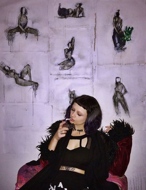 Zheani Sparkes, Manic Pixie Dream Girl, Pagan Witch, Purple Aesthetic, Photo Reference, Female Artists, Summer Looks, Purple Color, Music Artists