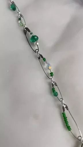 This guide shares a DIY safety pin bracelet or necklace idea. Learn how to get creative with safety pins in this quick post. Pin Necklace Diy, Safety Pin Necklace Diy, Diy Safety Pin, Diy Safety, Safety Pin Bracelet, Pin Bracelet, Safety Pin Jewelry, Zipper Jewelry, Jewelry Making Necklace