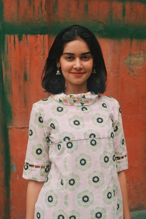 Short Hair Kurta Look, Modern Short Hair, Layered Haircuts Shoulder Length, Kurta Patterns, Pattern Store, Layered Haircuts, Casual Style Outfits, Hair Designs, Shoulder Length