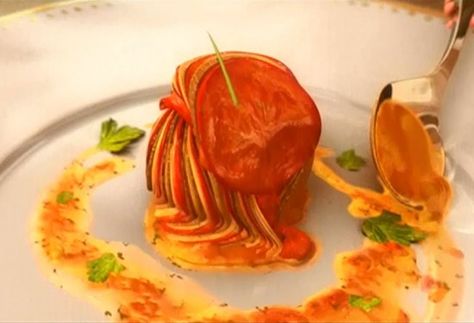 Remy's Ratatouille (This website has a lot of cool foods from books/tv/movies) Confit Byaldi, Disney Dishes, Ratatouille Recipe, Disney Food, Finger Food, Disney Magic, Good Eats, Food Art, Diner