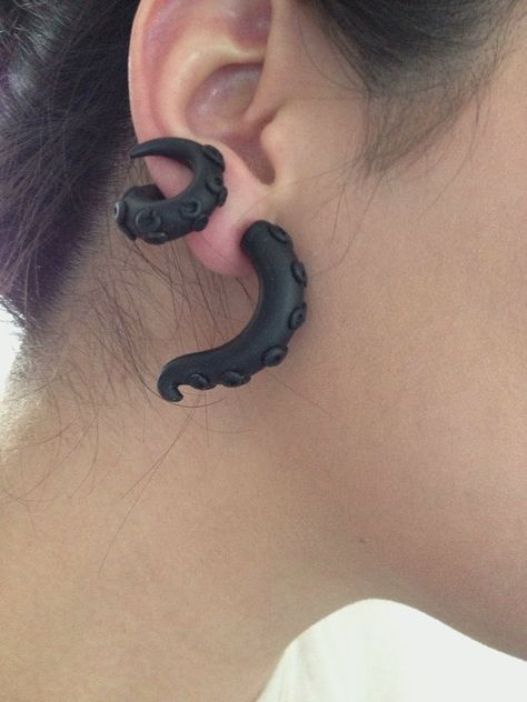 Envuelva alrededor de pulpo pendientes 3d Tiskárna, Octopus Earrings, Cool Piercings, Lobe Piercing, Ear Cuffs, Piercing Tattoo, Body Mods, Polymer Clay Jewelry, Piercing Jewelry