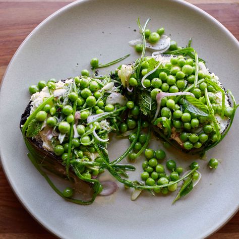 Fresh English Peas Recipe, Spring Peas Recipes, English Peas Recipe, Pea Toast, Spring Potluck, Fresh Pea Recipes, Tasty Vegetables, English Recipes, Spring Peas