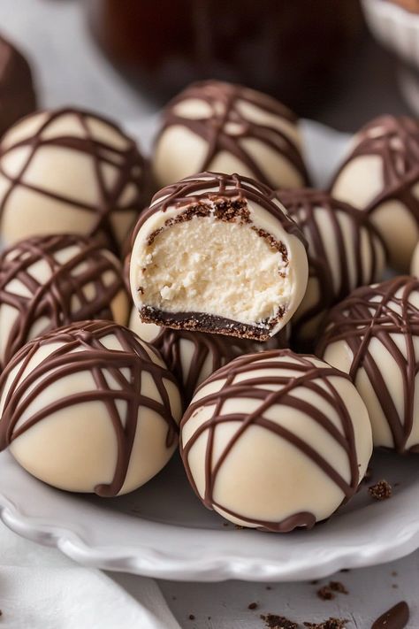 Baileys Cheesecake Balls - An Organized Chaos Baileys Cheesecake Balls, Tim Tam Cheesecake, Creme Brulee Cheesecake, Baileys Cheesecake, Cheesecake Balls, White Chocolate Raspberry Cheesecake, Holiday Baking List, Frozen Cheesecake, Candy Bark