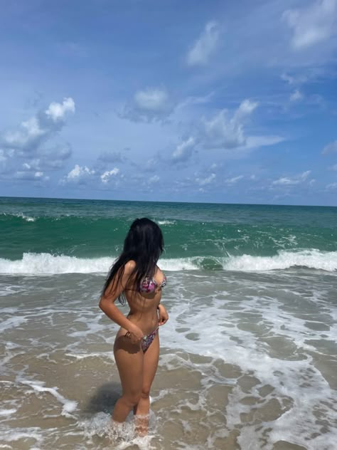 #sea Pic To Take At The Beach, Beach Pictures Poses Instagram In Water, Latina Beach Pictures, Latina Beach Aesthetic, Latina Beach Outfit, Baddie Beach Pics, Summer Sea Photo Ideas, Beach Selfie Ideas Instagram, Vacation Picture Ideas Instagram