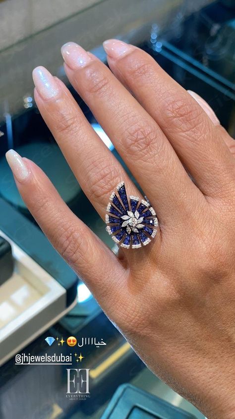 Coloured Stone Rings, Extraordinary Jewelry, High Jewelry Ring, High Fashion Jewelry, Expensive Jewelry Luxury, Fancy Jewellery Designs, Luxe Jewelry, Bangles Jewelry Designs, Dope Jewelry