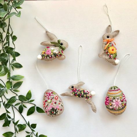 Easter Bunny Felt Ornaments Set / Easter Felt Eggs / Easter - Etsy New Zealand Felt Easter Crafts, Felt Eggs, Easter Felt, Embroidery Felt, Easter Floral Arrangement, Easter Figurine, Embroidery Ornaments, Easter Wood Crafts, Easter Ornaments