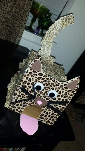 Valentine's Day card box (leopard) Leopard Valentines Boxes, Cheetah Valentines Boxes, Unique Valentine Box Ideas, Girls Valentines Boxes, Valentine Boxes For School, Monster Valentines, Kids Valentine Boxes, Valentine Art Projects, Valentine Day Boxes