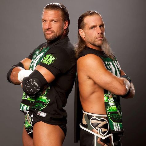 The band is back together! #DX #tbt Triple H And Shawn Michaels, Dx Wwe, Wrestling Rules, Wwe Shawn Michaels, The Heartbreak Kid, Sailor Guardians, Wwe Hall Of Fame, Wwe Tag Teams, Wwe Tna