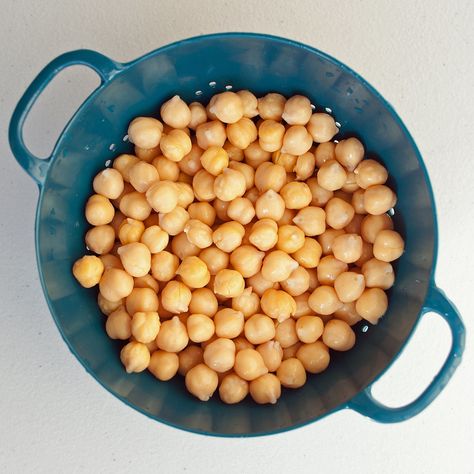 Chickpeas Go Snackable in a Major Way Chickpea Recipes Healthy, Garbanzo Bean Recipes, South Beach Diet, Chickpea Recipes, Popsugar Fitness, Roasted Chickpeas, Garbanzo Beans, Food Help, Stay Healthy