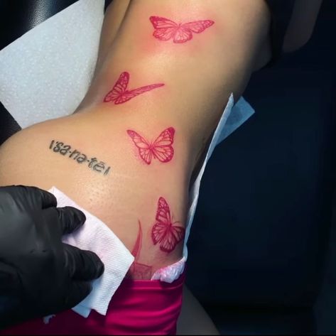 Cute Thigh Tattoos, Tattoo Placements, Polynesian Tattoos, Cute Hand Tattoos, Pretty Hand Tattoos, Snakebites, Hip Tattoos Women, Geometric Tattoos, Tattoos For Black Skin