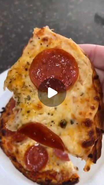 Uncooked Tortillas, Keto Tortillas, Tortilla Pizza, No Carb Recipes, Craving Pizza, Keto Pizza, Best Appetizer Recipes, Low Carb Pizza, Keto Foods