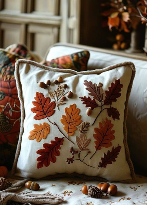 30 Timeless Vintage Fall Decor Ideas for a Cozy Autumn Vibe 50 Vintage Fall Decor Ideas, Wooden Apple Crates, Vintage Fall Decor, Modern Fall Decor, Vintage Couch, Fall Pillow Cover, Antique Candles, Farm Crafts, Fall Decor Ideas