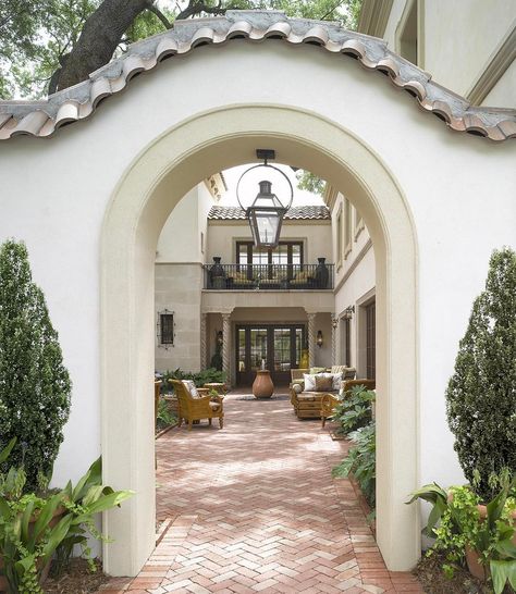 Mediterranean Entrance, Mediterranean Courtyard, Spanish Hacienda, Spanish Style Home, Casas Coloniales, Spanish Style Homes, Hacienda Style, Spanish Revival, Front Entrance