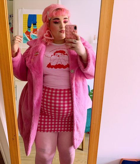 Anisa (@okrastew) • Instagram photos and videos Fat Alternative Fashion, Plus Size Cute Outfits, Plus Size Indie, One Friend, Twin Beds, Thick And Fit, Queen Size Bed, Funky Fashion, Fashion Mistakes