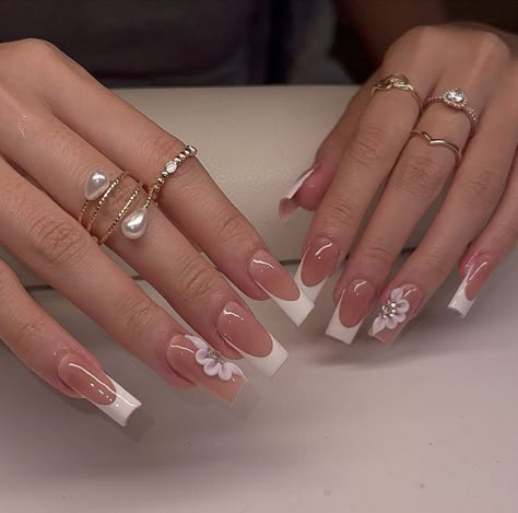 Quince Guest Nails, White French Tip With Rhinestones, Mid Length Nail Designs, Salon Acrylic Nails, Graduation Nails Ideas, Latina Nails Acrylic, Weymouth England, Mail Inspo, March Nails