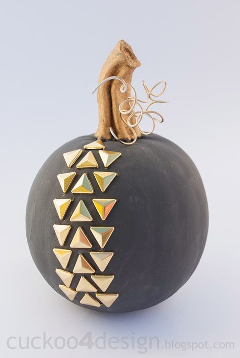 gold studded Annie Sloan Graphite pumpkin Elf Christmas Ornaments, Glam Fall Decor, Halloween Styling, Paint A Pumpkin, Studded Pumpkin, Stylish Halloween Decor, Halloween Decor Indoor, Halloween Pumpkin Decor, Paint Pumpkins