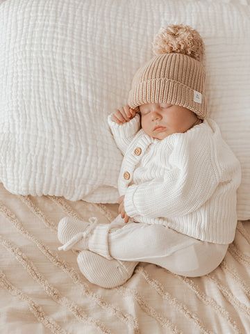 Chunky Knitted Cardigan, Baby Inspiration, Crochet Bebe, Baby Box, Chunky Knit Cardigan, Everything Baby, Newborn Photoshoot, Baby Boy Fashion