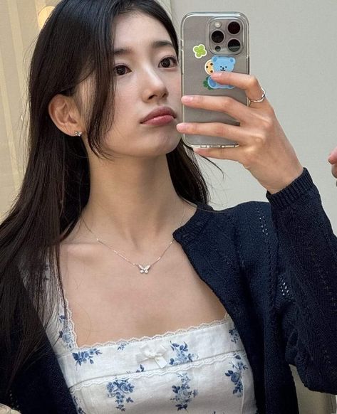 Suzy Bae Instagram, Bae Suzy Side Profile, Bae Suzy Selfie, Bae Suzy Hair, Suzy Bae Aesthetic, Bae Suzy Girlfriend Material, Bae Suzy Aesthetic, Suzy Fashion, Suzy Instagram