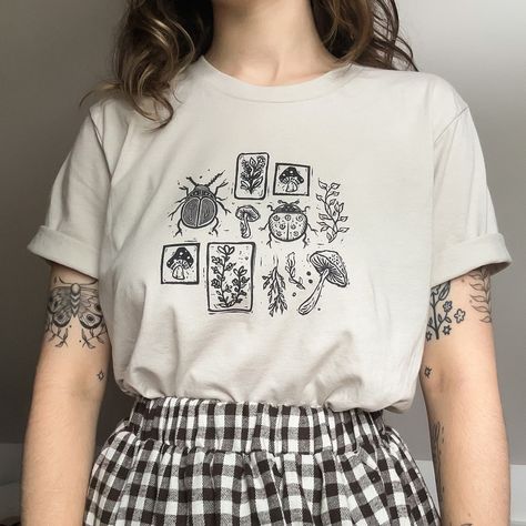 Flower Patch Unisex T-shirt - Etsy Patches Shirt, Lino Cut, Contrast Top, Flower Patch, Patch Design, Cut Design, Piece Of Clothing, Shirt Sleeves, Crew Neck Sweater