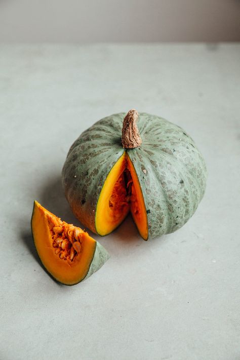 Vegetable Photography, Pumpkin Photography, Vegetables Photography, Farm Food, Fruit Photography, Photography Styling, Fruit And Veg, Beautiful Food, Fruits And Veggies