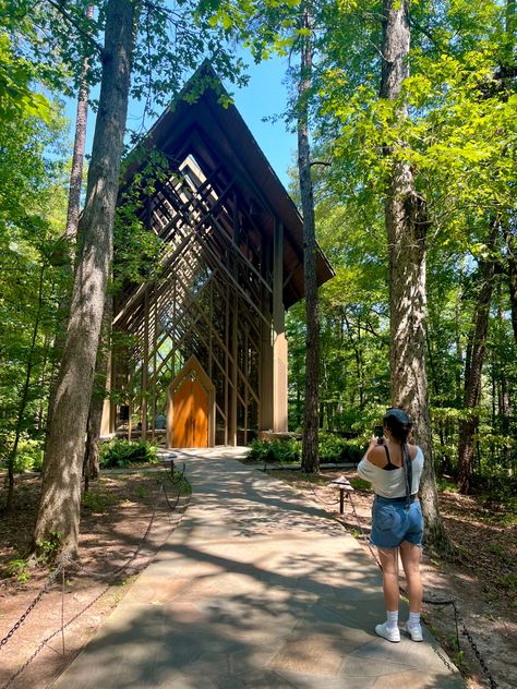 anthony chapel, garvan woodland gardens, arkansas, aesthetic, wedding venue, woods, architecture Wedding Venue Woods, Arkansas Hikes, Arkansas Aesthetic, Garvan Woodland Gardens, Anthony Chapel, 50 States Travel, Arkansas Road Trip, Southern Aesthetic, Woodland Gardens