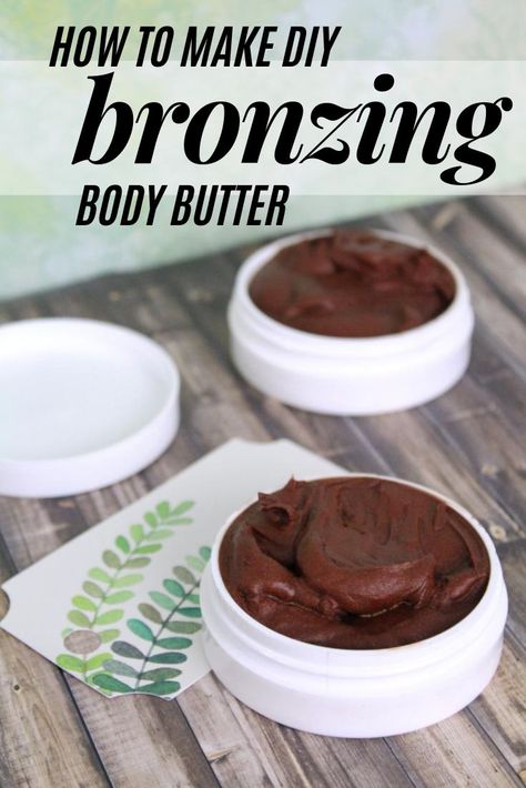 Mineral Bronzing Body Butter Recipe for a Sun Kissed Summer Look. Learn how to make a body highlighting bronzer for your summer beauty regimen with this homemade mineral bronzing body butter recipe. With as few as 4-ingredients you can add a sun kissed look to your summer skin. Experiment with mica pigment powders, coffee oil and bacuri butter for a beautiful summer beauty product that's easy to customize. (I swear, you are going to LOVE this beauty DIY!) Hawaiian Tropic Tanning Oil, Diy Highlighter Makeup, Diy Bronzer, Sun Kissed Look, Body Butter Recipe, Body Butters Recipe, Unrefined Shea Butter, Natural Coffee, Earthy Scent