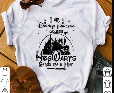 Hogwarts Shirt, Fanfiction Recommendations, Disney Hogwarts, Stile Harry Potter, Birthday Graphic, Letter Shirt, Universal Shirts, Cute Disney Outfits, Harry Potter Shirts