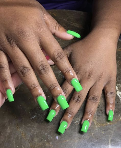 Baddie Short Acrylic Nails Green, Green Cute Nails Acrylic, Lime Green Nails Black Women, Plain Green Acrylic Nails, Short Acrylic Nails Lime Green, Short Square Acrylic Nails Plain Color, Short Acrylic Nails Bright Colors, Lime Green Nails Square, Green Full Set Nails