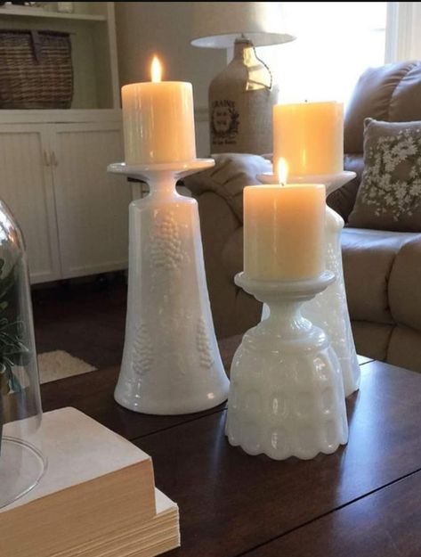 Milk Glass Candle Holders, Milk Glass Decorating Ideas, Decorating With Milk Glass, Milk Glass Display, Milk Glass Centerpiece, Milk Glass Decor, Milk Glass Collection, Antique Booth, Shabby Chic Living