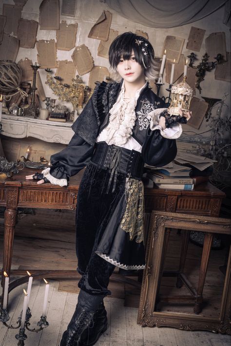 Scapegoat(9-member male japanese idol group)'s headshot photo / りゅうが ryuga / 2022/09/27 update Japanese Victorian Fashion, Male Japanese Fashion, Pirate Men, Victorian Male, Japanese Victorian, Visual Kei Outfits, Gothic Vintage, Vintage Clothes, Fantasy Clothing