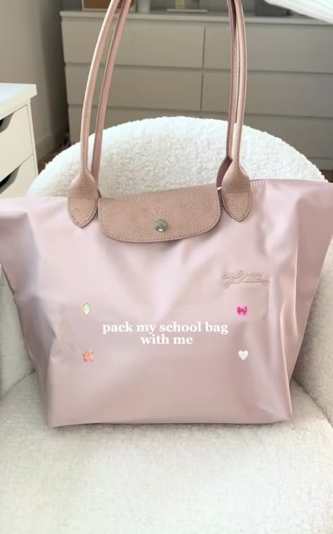 Pink Pilates Princess Outfits, Pink Pilates Princess Aesthetic, Pilates Princess Aesthetic, Workout Looks, Pink Pilates Princess, School Bag Essentials, Inside My Bag, Longchamp Bag, Pink Lifestyle