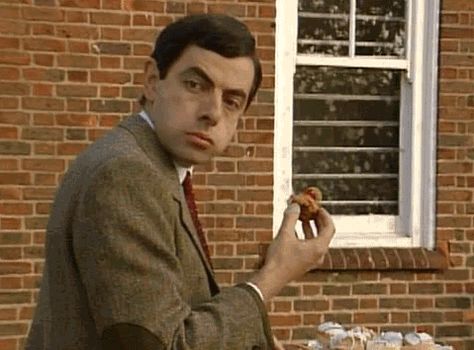 Bean Mr Bean Gif, Mr Bean Memes, Mr Bean Funny, Iron Man Photos, Christmas Jokes, Cute Headers, Mr Bean, Funny Short Clips, Old Tv Shows