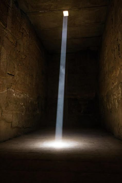 Egypt Museum, Karnak Temple, Ancient Egypt Art, Egypt Art, Light And Space, Art Culture, Ancient Egypt, Light Art, Light And Shadow