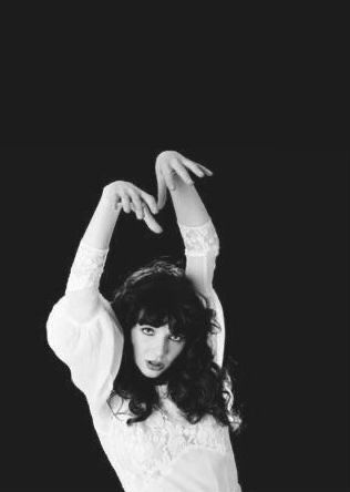 Chicas Punk Rock, Hounds Of Love, Queen Kate, Anna Karina, Kate Bush, Wuthering Heights, Poses References, Last Fm, Chiaroscuro