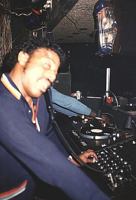 Tee Scott in the mix. House Music Quotes, Dj Console, Larry Levan, Chicago House Music, Paradise Garage, House Show, Dj Vinyl, Detroit Techno, Chicago House