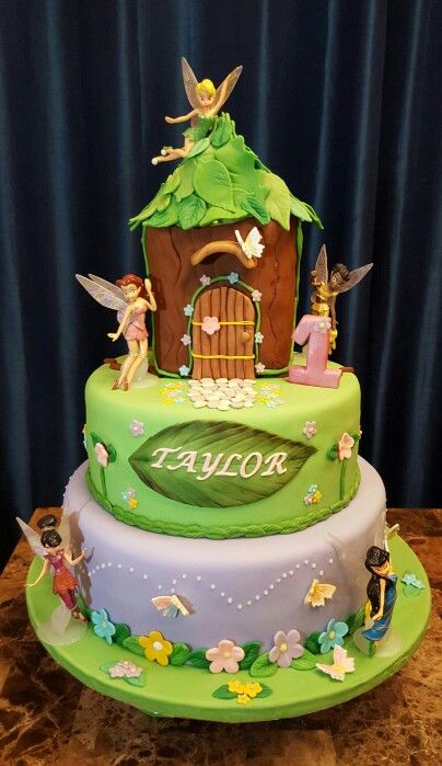 Tinkerbell Theme Cake, Tinker Bell Cakes, Tinkerbell And Friends Birthday Party, Tinker Bell Sweet 16, Tinker Bell Birthday Cake, Tinkerbell Themed Birthday Party, Tinker Bell Cake Ideas, Tinkerbell First Birthday Party, Bolo Da Tinker Bell