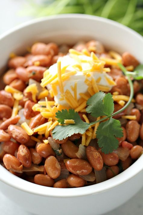 Easy Texas Pinto Beans Recipe Texas Pinto Beans Recipe, Pinto Beans And Rice, Pinto Beans Recipe, Mexican Pinto Beans, Free Weekly Meal Plan, Pinto Bean Recipes, Six Sisters Stuff, Six Sisters, Weekly Meal Plan