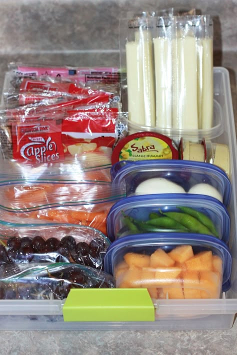 Super idea!  Create a healthy snack drawer for the fridge.  Toss in pre-packed snacks to go for the whole week Healthy Snack Drawer, Snacks To Go, Snack Drawer, Bad Food, Idee Pasto Sano, Live Healthy, Lunch Snacks, Edamame, Kids Snacks