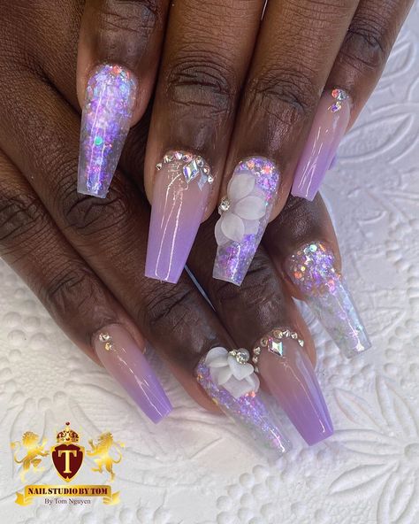 3d Purple Nails, Purple Nails Flower, 3d Nail Designs Flowers, Purple Flower Nails, Purple Birthday Nails, Easter Nails Design Spring, Purple And Pink Nails, Light Purple Nails, 3d Nail Designs