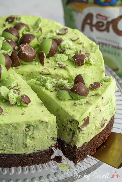 Gluten Free Mint Chocolate Cheesecake Recipe using Aero Bubbles Gluten Free Lemon Cheesecake, Gluten Free Lemon Meringue Pie Recipe, Gluten Free Crumpets Recipe, Aero Cheesecake, Gluten Free Crumpets, Gluten Free Sausage Rolls, Lemon Cheesecake Recipe, Crumpet Recipe, Mint Chocolate Cheesecake