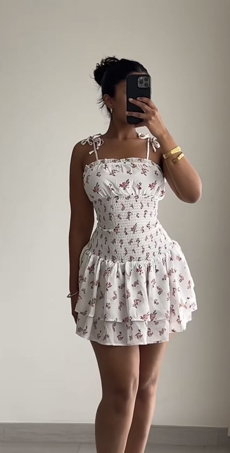 Shoes For Sundresses, Sundress Outfit Aesthetic, Summer Fashion Dresses Casual, Sundress Outfit, Fancy Clothes, Fly Outfit, Dressy Casual Outfits, Fits Inspo, Summer Fashion Dresses