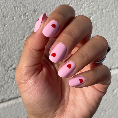 Spring Break Nails, Heart Nail Art, Modern Nails, Short Nail Designs, Heart Nails, Nails At Home, Classy Nails, Nails Inspo, Short Acrylic Nails